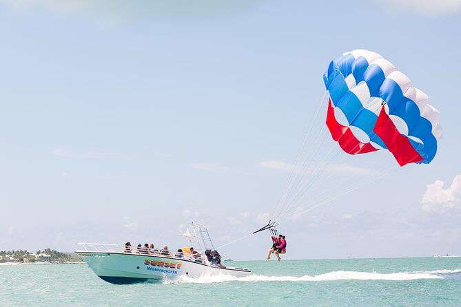 Parasailing in Key West at Smathers Beach - The Experience from the Guides