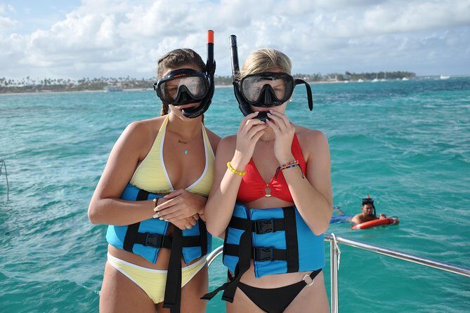 Parasailing, Snorkel Cruise & Virgen Beach from Punta Cana - The Boat Atmosphere: Food, Drinks, and Music