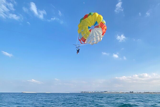 Parasailing tour in Al Mouj Muscat - An In-Depth Look at the Parasailing Experience in Muscat