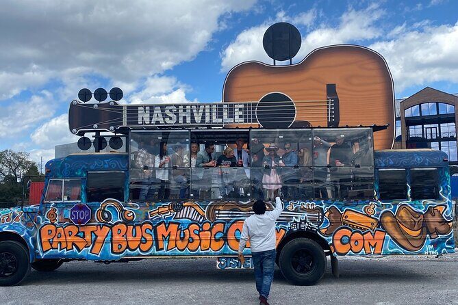Party while Riding through Downtown Nashville - Key Points