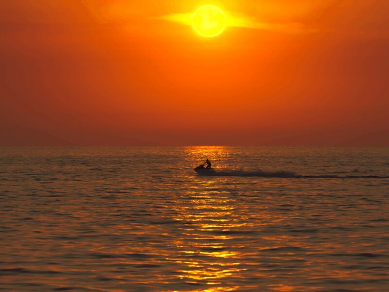 Pattaya Beach: Jet Ski Adventure - An In-Depth Look at Pattayas Jet Ski Adventure
