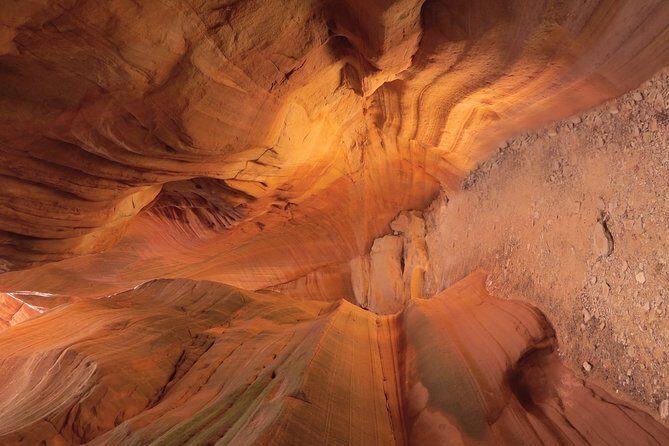 Peekaboo Slot Canyon 4WD Tour - An In-Depth Look at the Peekaboo Slot Canyon 4WD Tour