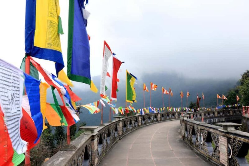 Pelling: Full-Day Guided Sightseeing Tour with Hotel Pickup - What Makes This Tour Stand Out?
