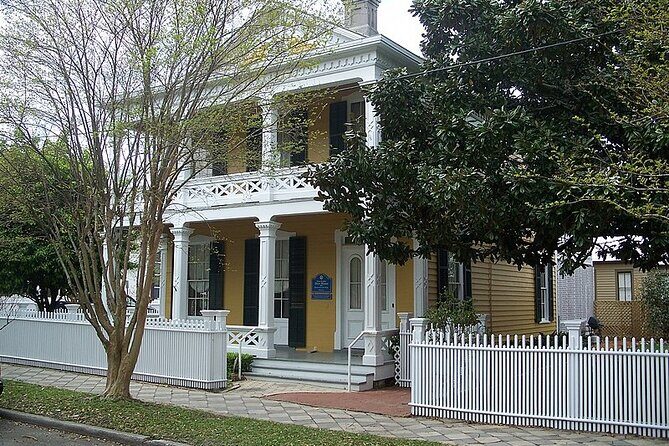 Pensacola Most Haunted Ghost Tour & Scavenger Hunt - The Value of a Self-Guided Ghost Hunt
