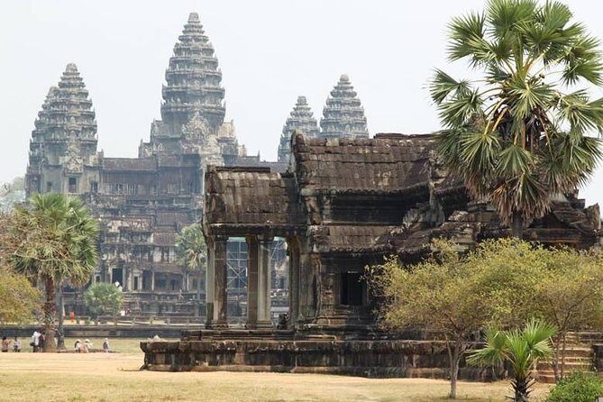 Personalised Angkor Wat Day Tour by an Air-conditioned Car - A Detailed Look at the Angkor Wat Private Tour