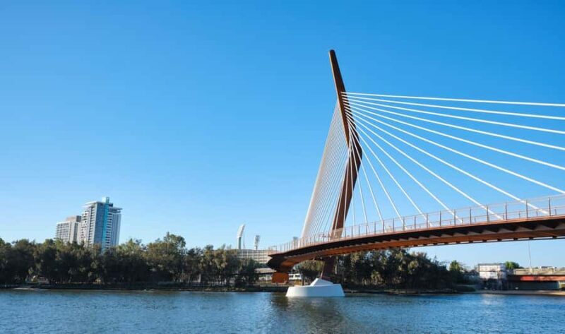 Perth Landmarks & Scenic Foreshore - Guided Bike Tour - The City’s Modern Waterfront: Elizabeth Quay