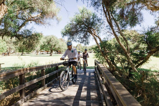 Perth Landmarks & Scenic Foreshore - Guided Bike Tour - Starting Point and First Impressions