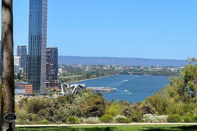 Perth Wide Sightseeing - Waterside Streets and Mardalup Park