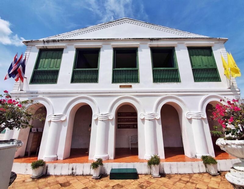 Petchaburi Temples & Royal Palace - small Join Group Tour - Who Will Enjoy This Tour?