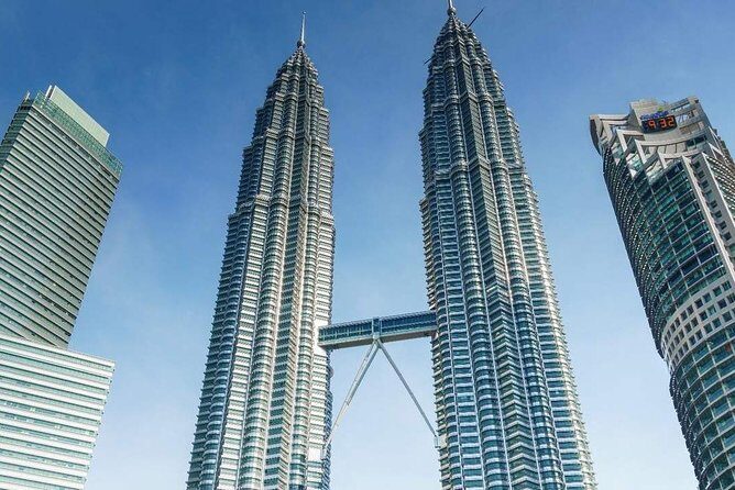 Petronas Twin Towers Admission with Private Pickup & Nasi Kandar - Who Should Consider This Tour?