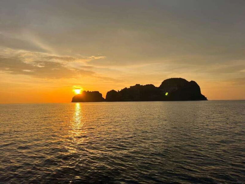 Phi Phi: Sunset and Plankton by Speed Boat with Snorkeling - What Makes This Tour Stand Out?