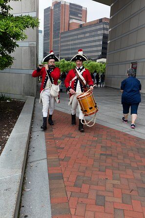 Philadelphia and Amish Country, 1-Day Tour from NYC - Authenticity and Experience