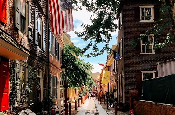 Philadelphia Must-See Private Walking Tour With A Guide - The Sum Up