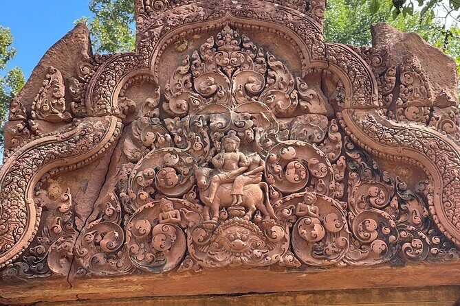 Phnom Kulen Waterfall and Banteay Srei Temple Tour from Siem Reap - Who Should Consider This Tour?