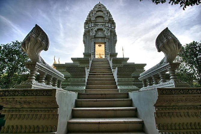 Phnom Penh Full Day City Tour, Breakfast & Lunch by Tuk-Tuk - FAQ