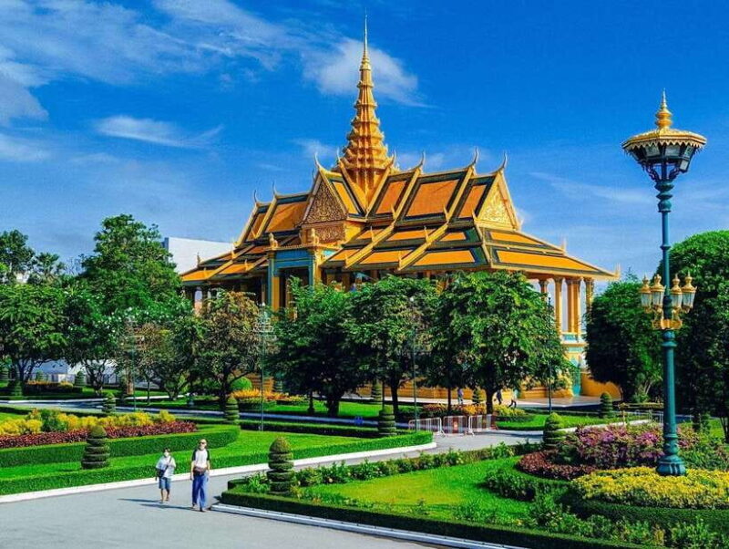 Phnom Penh Full Day Private Tour with All Admission Tickets - An In-Depth Look at the Phnom Penh Private Tour