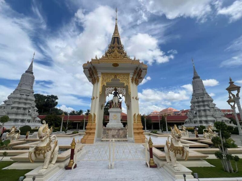 Phnom Penh: Hidden Gems Walking Tour with Local Guide - Discovering Phnom Penh’s Hidden Corners