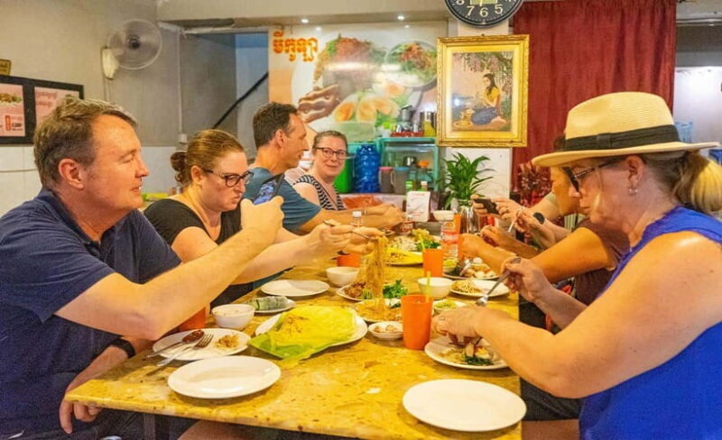 Phnom Penh: Night Foodie Tour by Tuk Tuk with Drinks - A Full Look at the Phnom Penh Night Foodie Tour