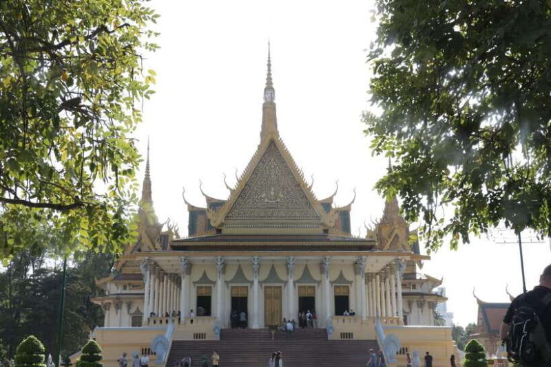 Phnom Penh Private Tour English Local Guide - Key Points