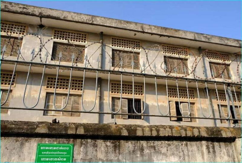 Phnom Penh private tour Tuol Sleng & Choeng Ek Killing Field - A Detailed Look at the Tour