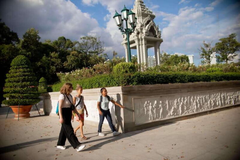 Phnom Penh: Walking Highlight City Tour - Phnom Penh: Walking Highlight City Tour — An Authentic Look at Cambodia’s Capital