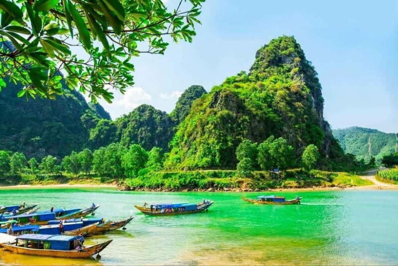 Phong Nha - Paradise Cave & Dark Cave or Duck Farm in needed - Key Points