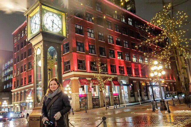 Photography & Walk at Night - Discovering Gastown with a Lens in Hand