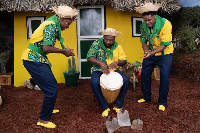 Photoshoot Activity with Traditional Curacao Attire - Who Is This Experience Best For?