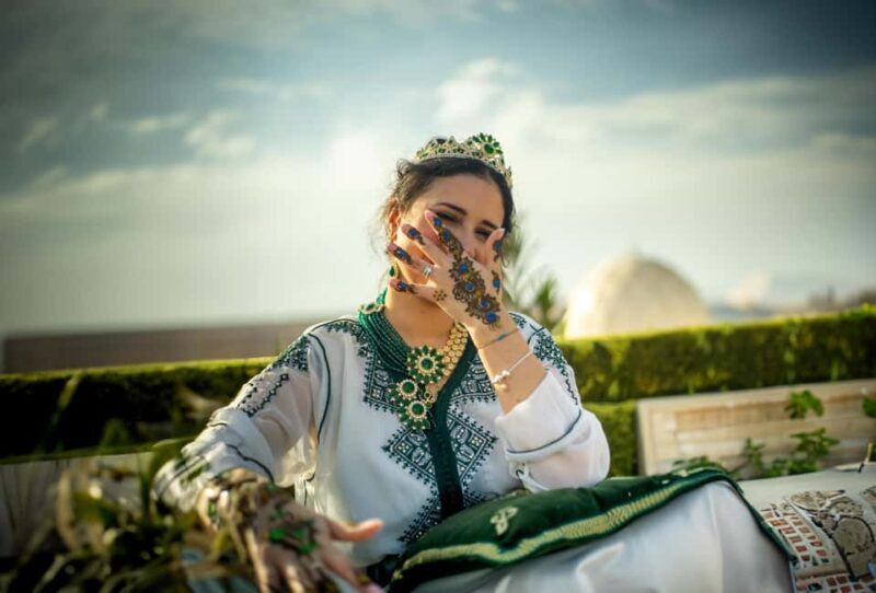 Photoshoot with Moroccan Traditional outfit in Agafay Desert - Who Should Consider This Tour?