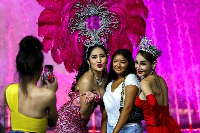 Phuket Enchanting Cabaret Night Experience (Private & All-Inclusive) - Exploring Phuket Old Town: A Colorful Tapestry