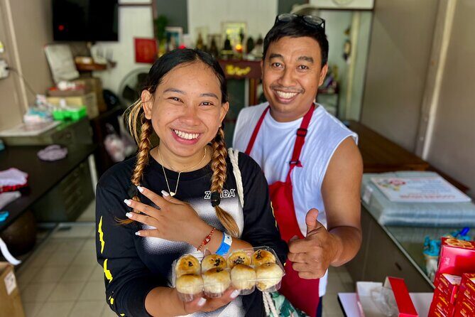 Phuket Old Town Food Tour with 10+ Locals' Favorites Tastings - Exploring Phuket Old Town Food Tour with 10+ Locals Favorites Tastings
