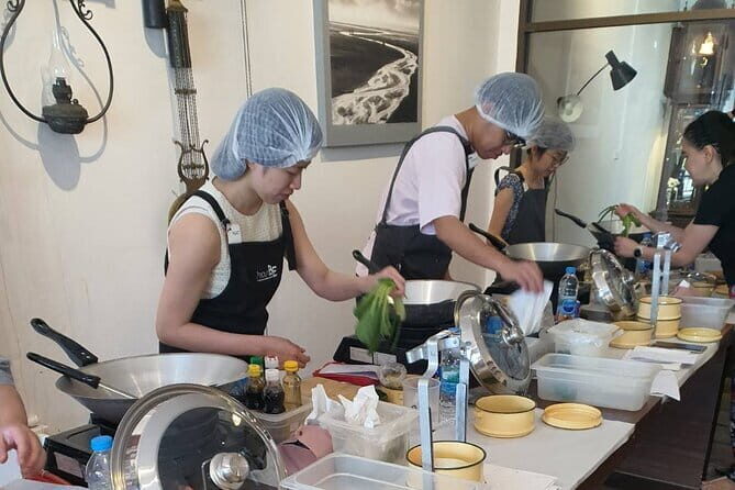 Phuketian Cooking Class With Market Tour - Key Points