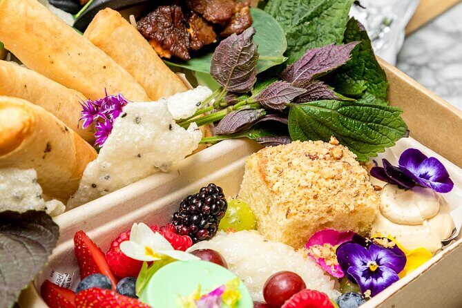 Picnic in the Royal Botanic Gardens for 2 - The Value of This Experience