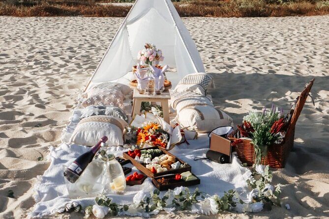 Picnic Tipi with Food and Drink - The Sum Up