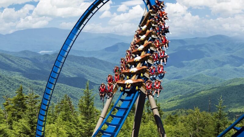 Pigeon Forge: Dollywood & Splash Country Combo Ticket - Dollywood: A Southern Gem of Rides and Shows