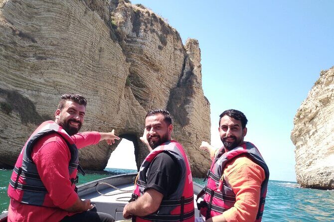 Pigeon Rocks Boat Ride Beirut (Raouche Rocks) - The Sum Up