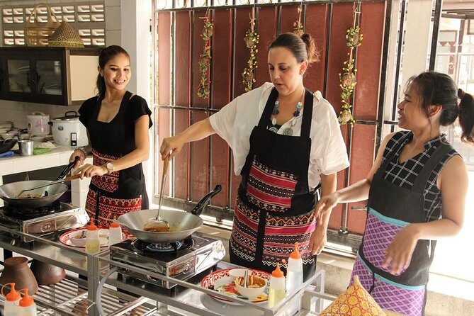 Pink Chili - Thai Cooking Class and Market Tour in Bangkok - Cooking in an Authentic Setting