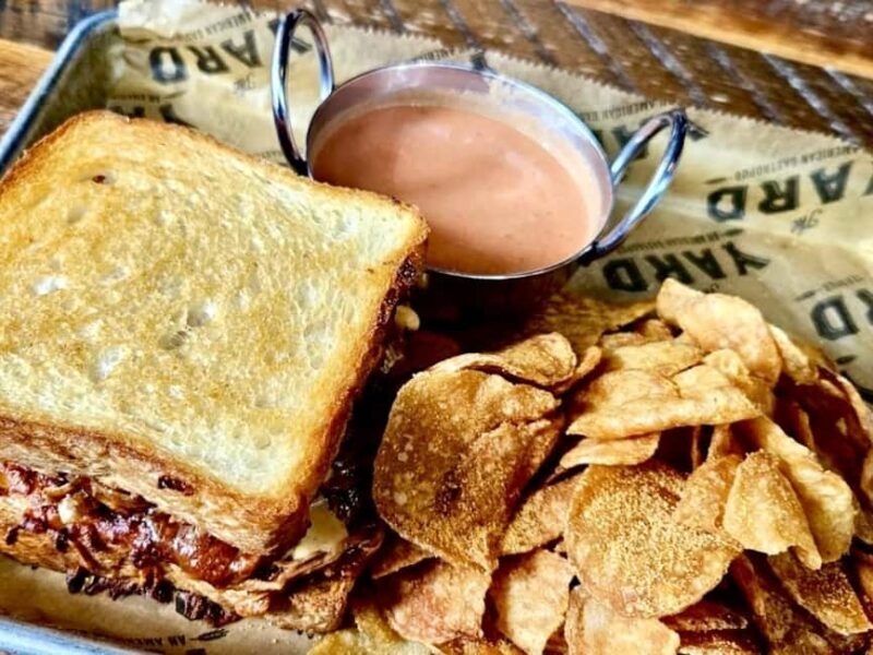 Pittsburgh Food Tour, Eat Like a Local with 6+ Tastings - Exploring Pittsburgh’s Food Scene: A Deep Dive into the Eat Like a Local Tour