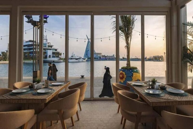 Pivate Full-Day Jeddah Tour: From Al Balad to the Corniche - Key Points