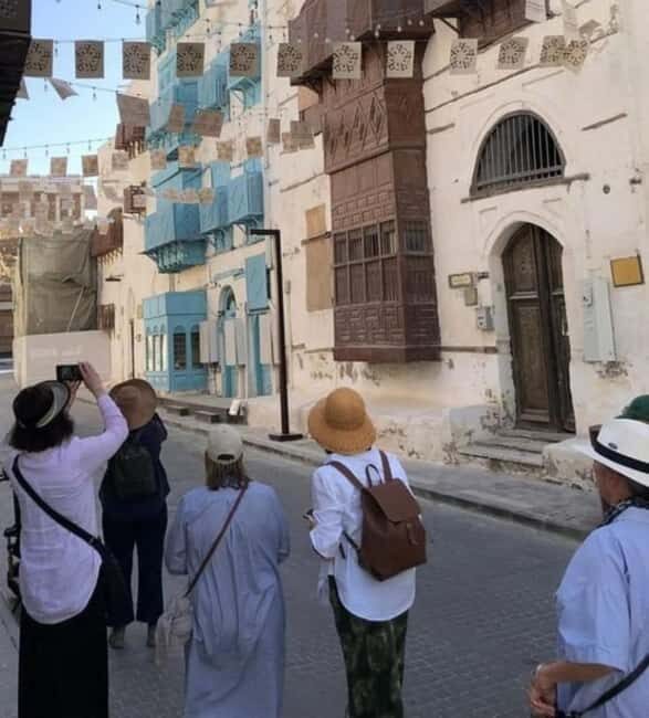 Pivate Full-Day Jeddah Tour: From Al Balad to the Corniche - Practical Details and Cultural Tips