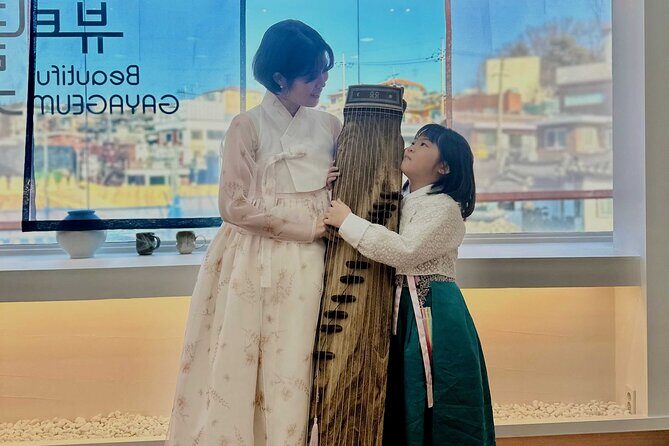 Play Gayageum in Hanbok Cultural Experience in Bukchon - Detailed Breakdown of the Experience