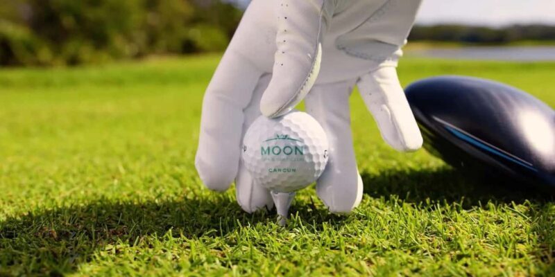 Play Moon Palace Golf Course W/Clubs - Key Points