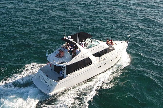 Playa Mujeres rent a Yacht 4hrs with Food and drinks aboard CA55 - Who Will Love This Tour?