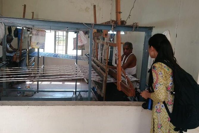 Pochampally saree weaving tour from Hyderabad in private car with guide & lunch - An Authentic Day in Pochampally: What to Expect