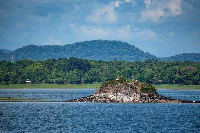 Polonnaruwa Day Tour with Lunch by Mahaweli - Real Traveler Insights