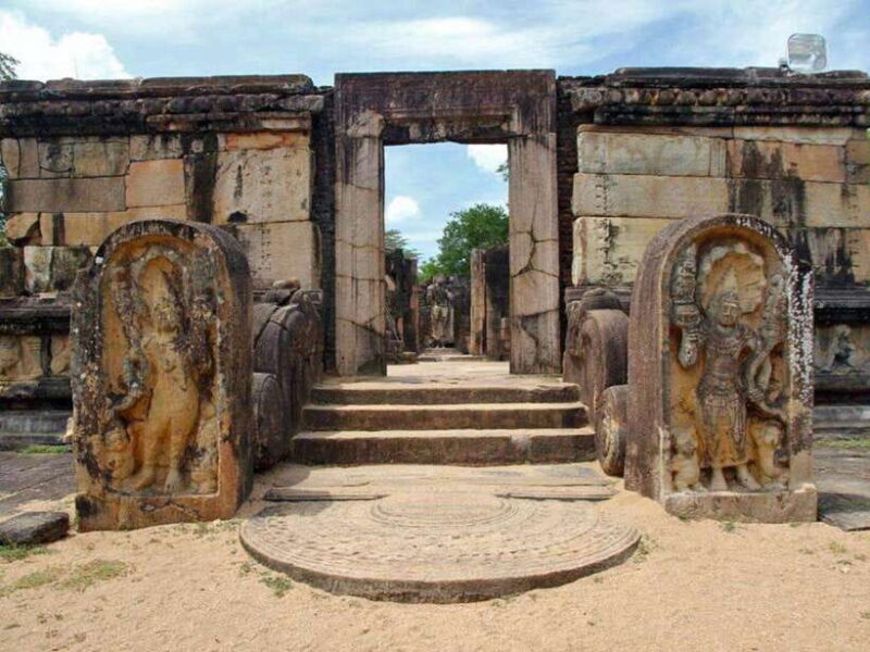 Polonnaruwa: Private Guided Cycling Tour - Key Points