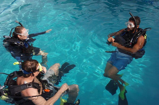 Pool Scuba Refresher - Who Should Consider This Experience?
