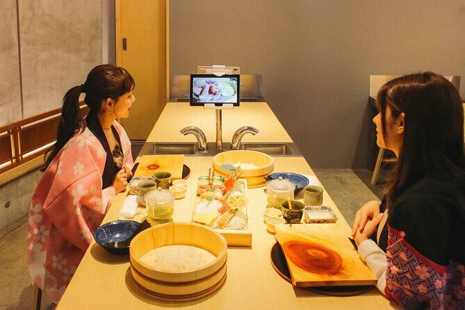 Popular Sushi Making Class near Tokyo Tower - Group Size, Duration, and Accessibility
