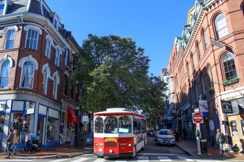 Portland: Trolley City Tour with Portland Head Light Stop - Key Points