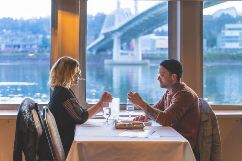Portland: Willamette River 2.5-hour Dinner Cruise - Authentic Experiences: What Travelers Say